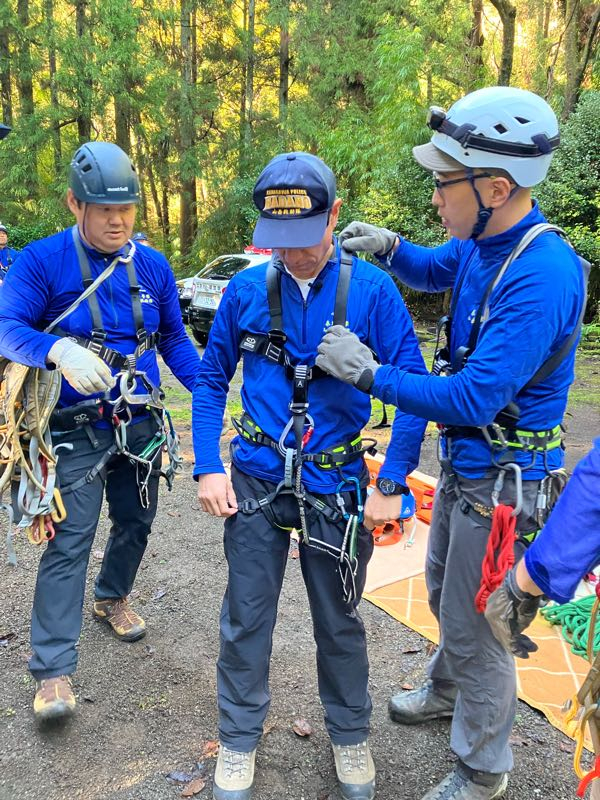 街角リポート - Fm yokohama 84.7 : 山岳救助隊！救助訓練！