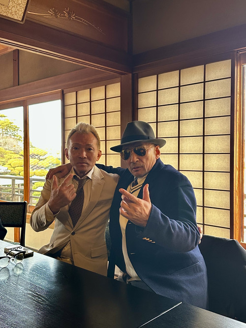 A06cf1815b6d2e4beea245d1e08d4608_2