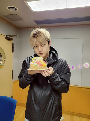 1758687384105 1758687384105