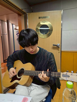 Line_album_318_260226_3